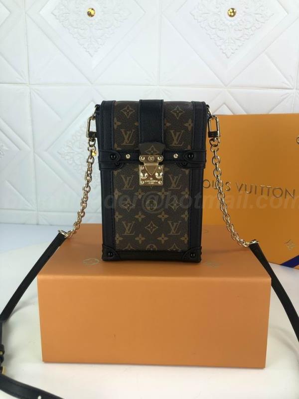 Louis Vuitton Handbags 174